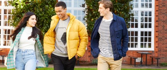 Brand photo 2018 Students walking on campus